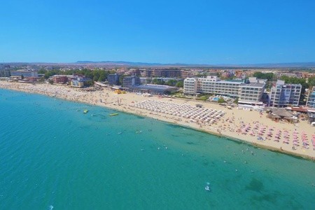 Dit Evrika Beach Club
