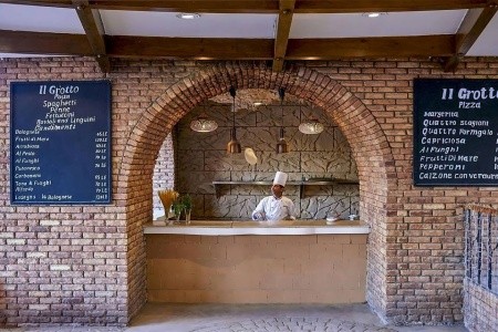 Parrotel Beach Resort