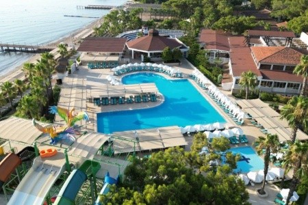 Crystal Flora Beach Resort