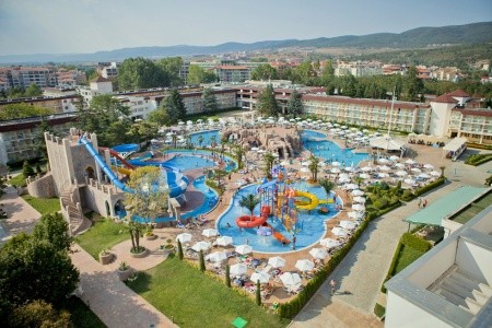 Dit Evrika Beach Club