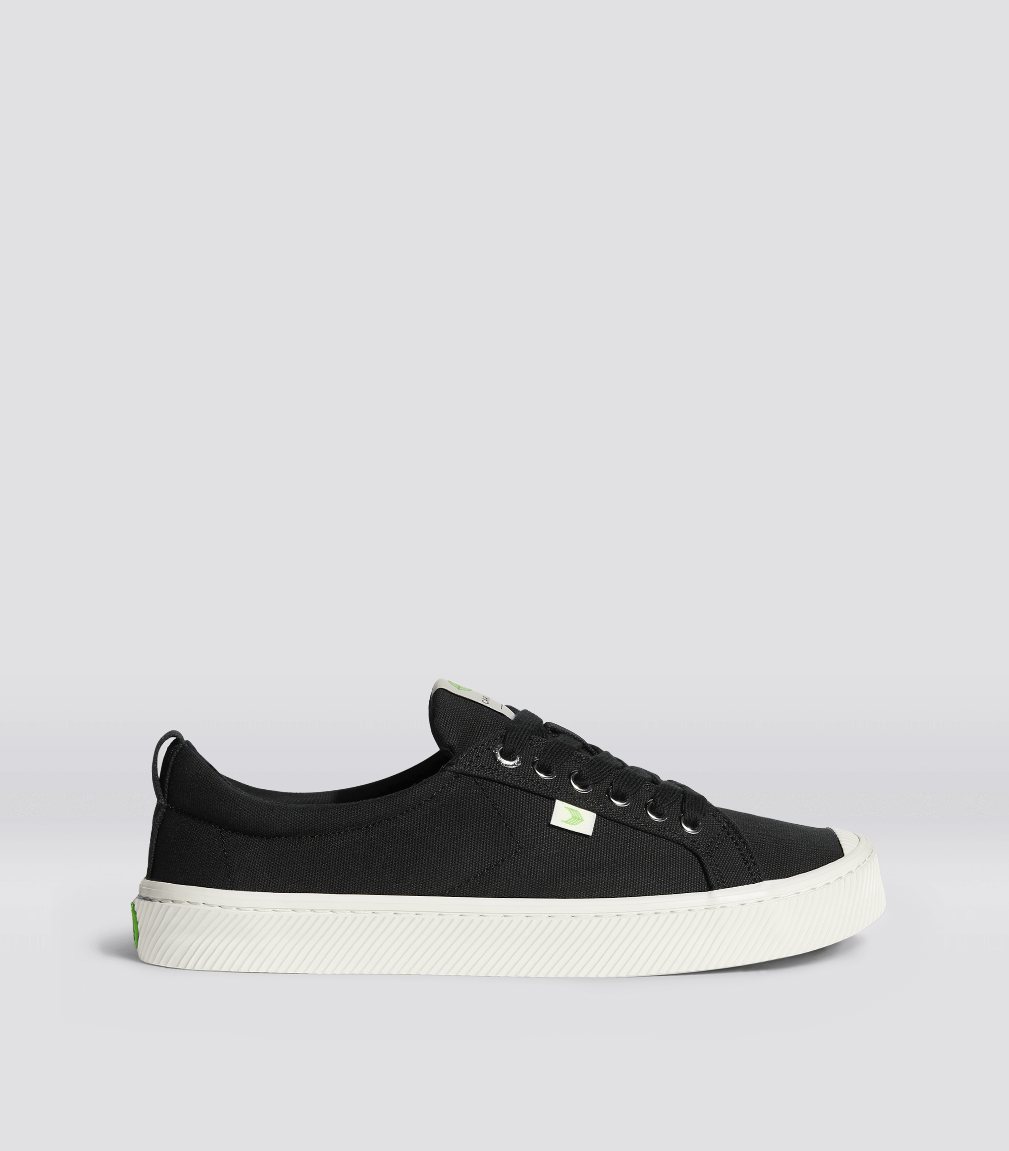 Cariuma OCA Low Black Canvas Sneaker - Black / Women 8.5 / Men 7