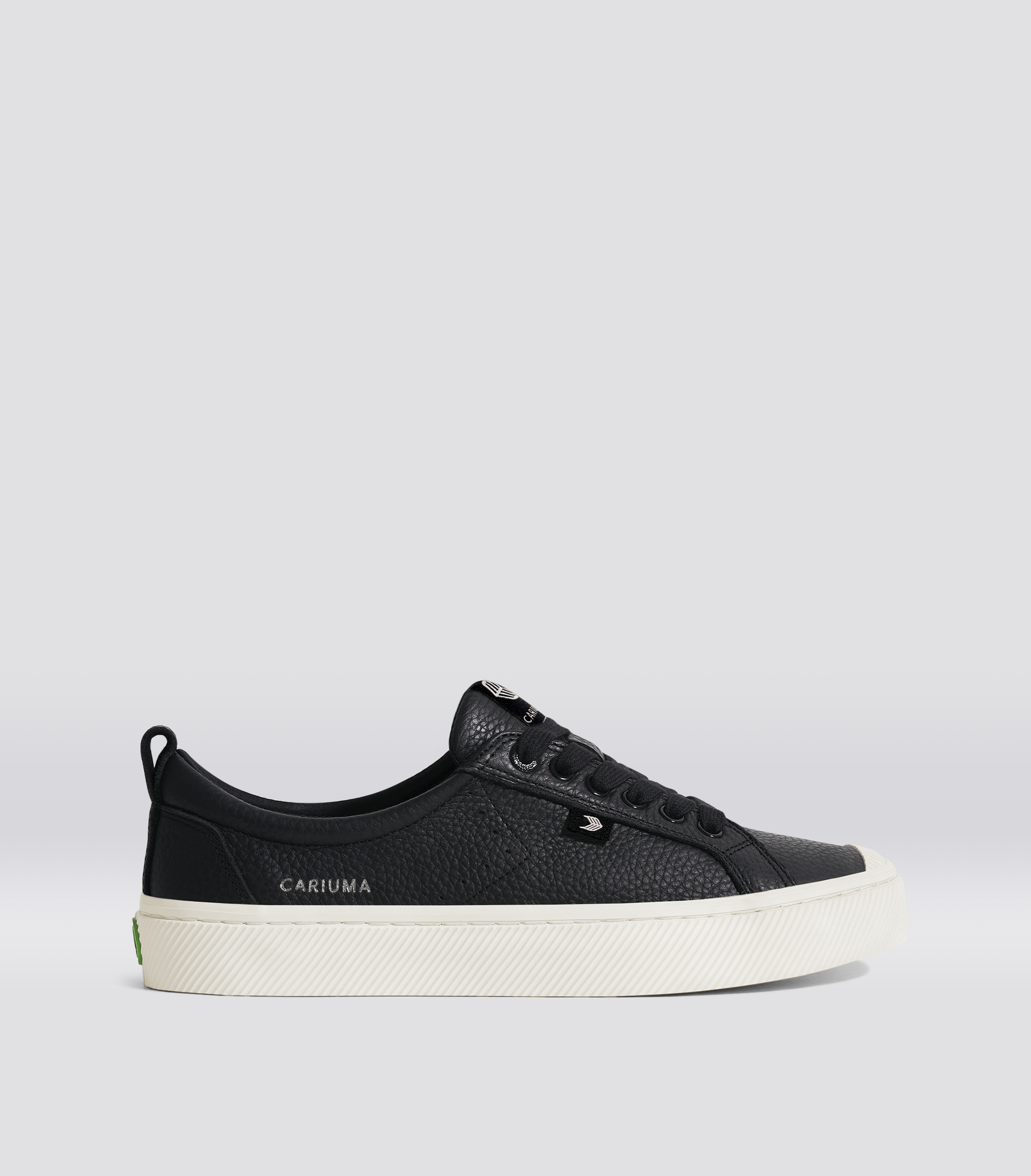 Cariuma OCA Low Black Premium Leather Sneaker - Black / Women 9 / Men 7.5