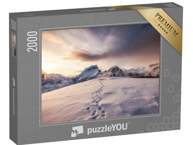 puzzle 2000 dílků „Stopy ve sněhu při východu slunce v horách“